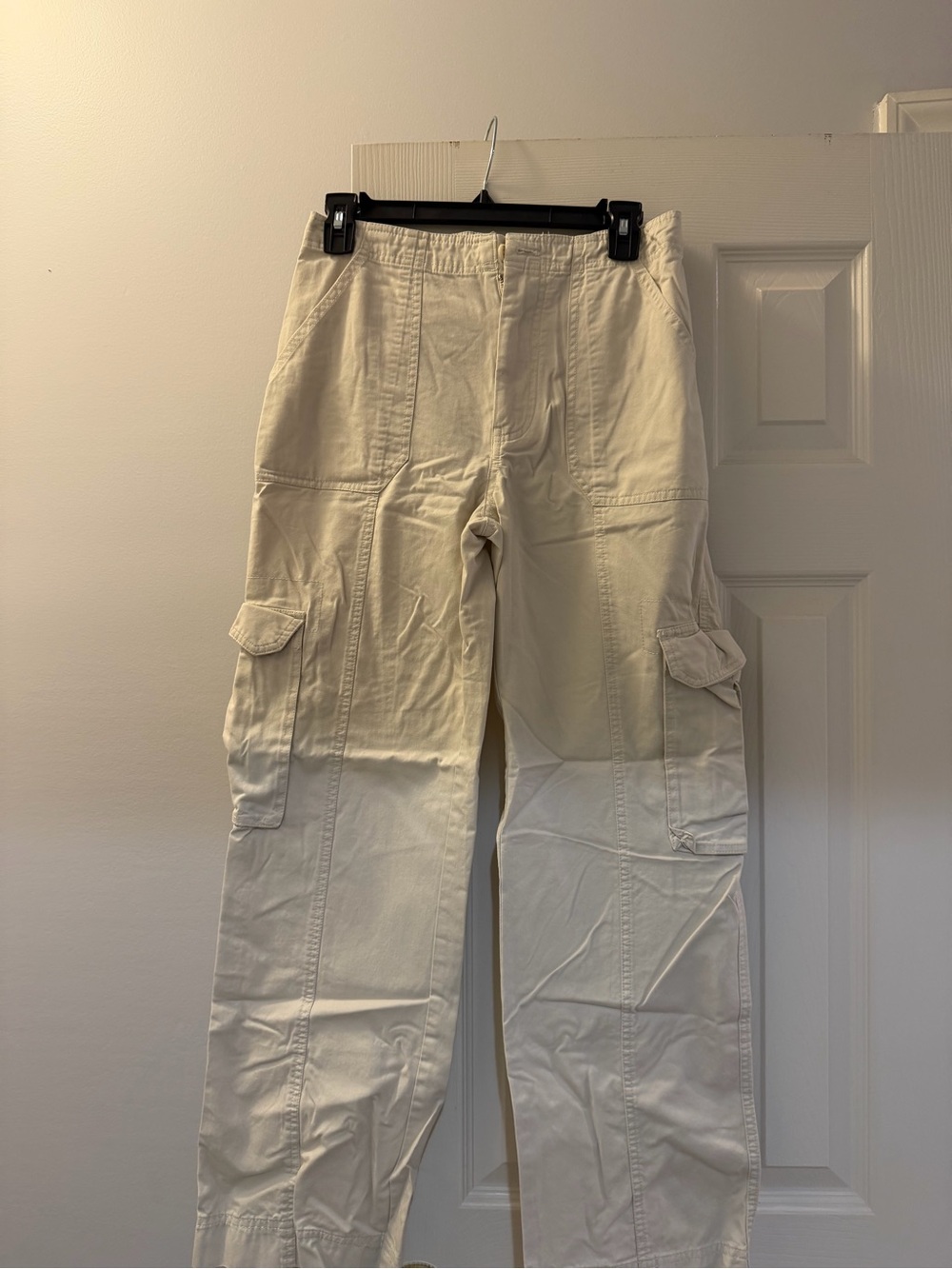 Abercrombie & Fitch women’s  Cream Cargo Pants